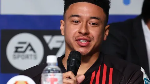 曼城5-1横扫狼队，德布劳内独中四元斯特林助力进球